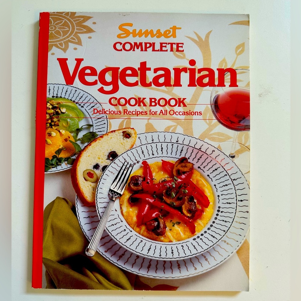 Sunset Complete Vegetarian Cookbook - Paperback Edition - Great condition!